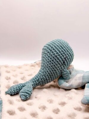 Baleine - Peluche au crochet carré