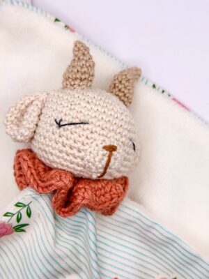 Biquette - Peluche au crochet carré