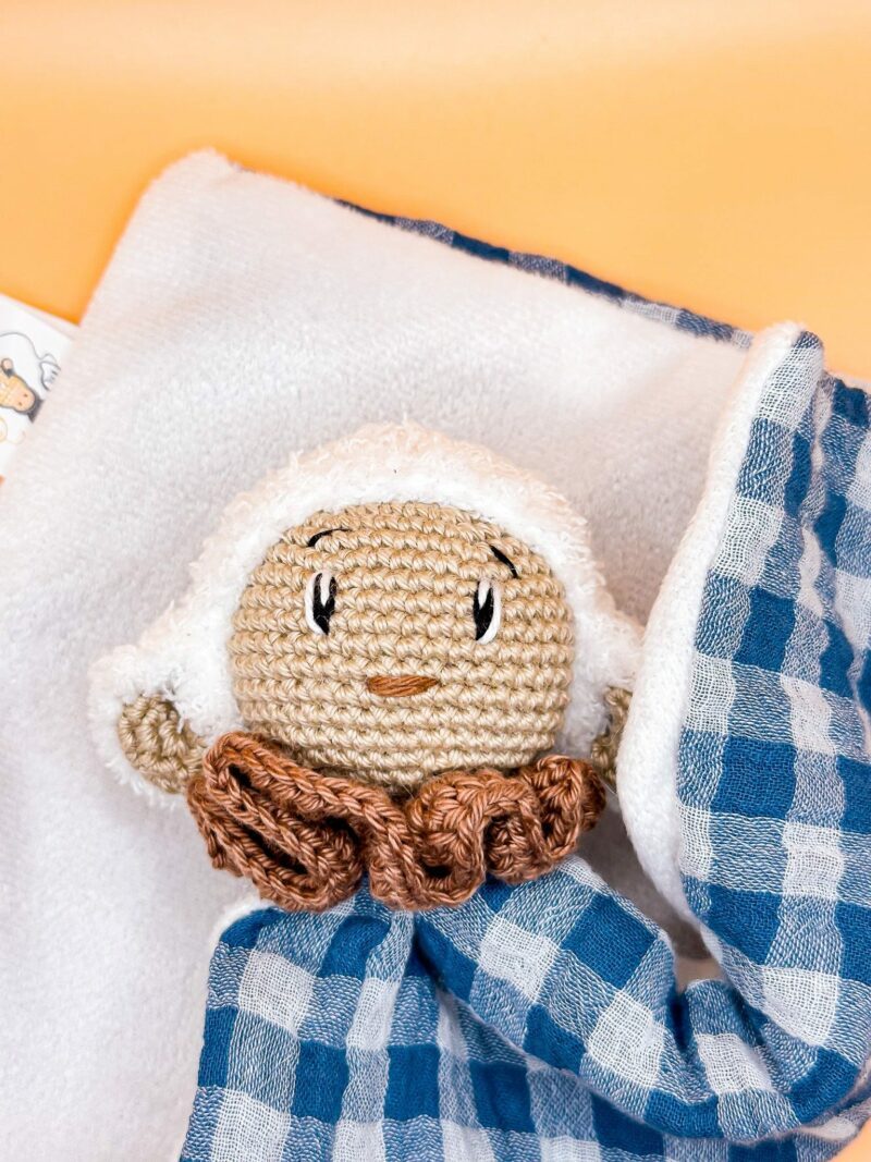 Mouton - Peluche au crochet carré – Image 5