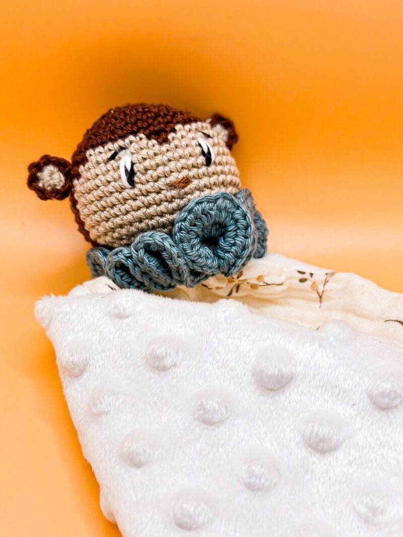 Singe - Peluche au crochet carré