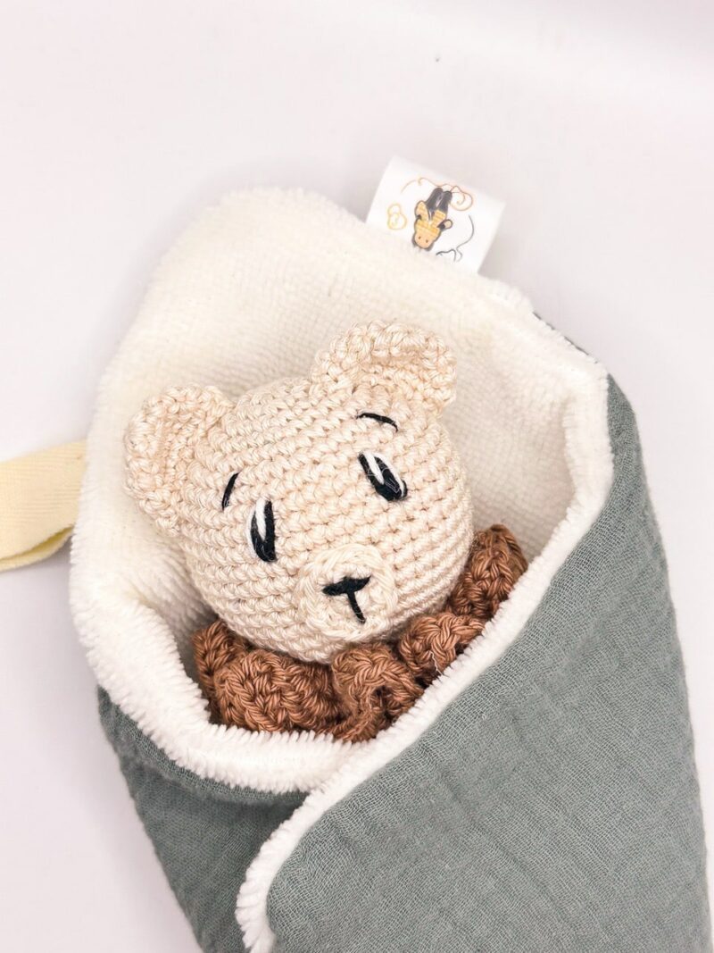 Ourson - Peluche au crochet carré – Image 3