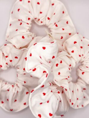 Chouchou motif petits coeurs rouges