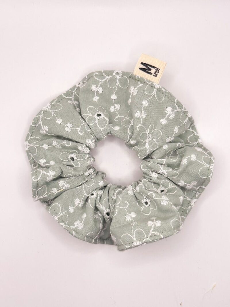 Chouchou vert sauge broderie fleurs
