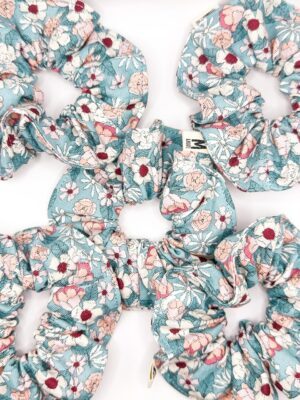 Chouchou fleuri bleu gris