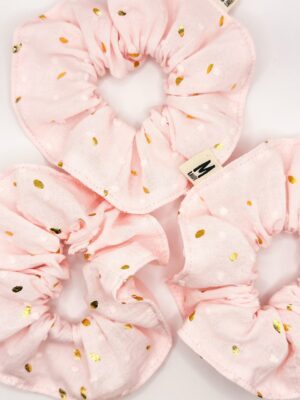 Chouchou plumetis rose dragée pois dores