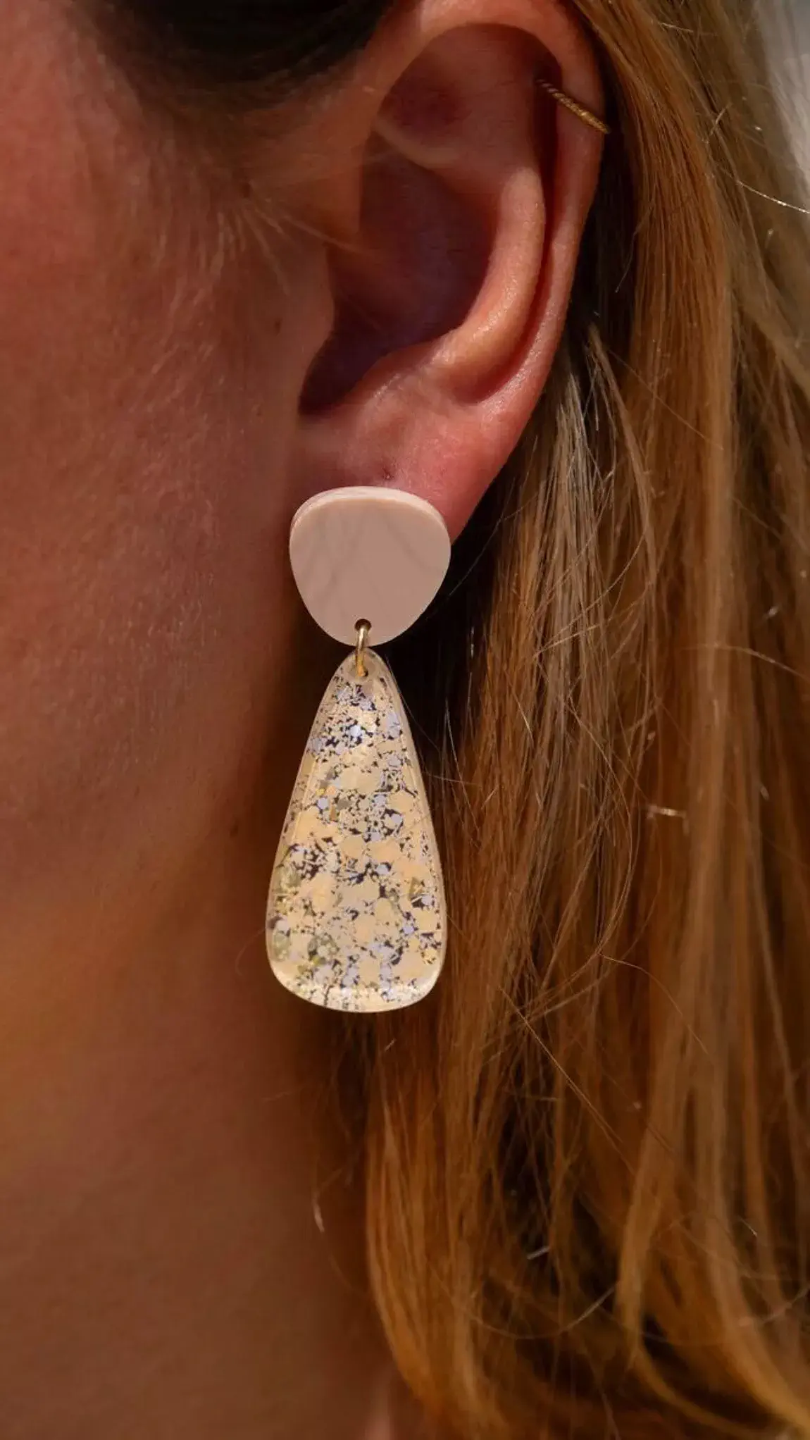 Boucles D'oreilles Henriette - Beige – Image 2