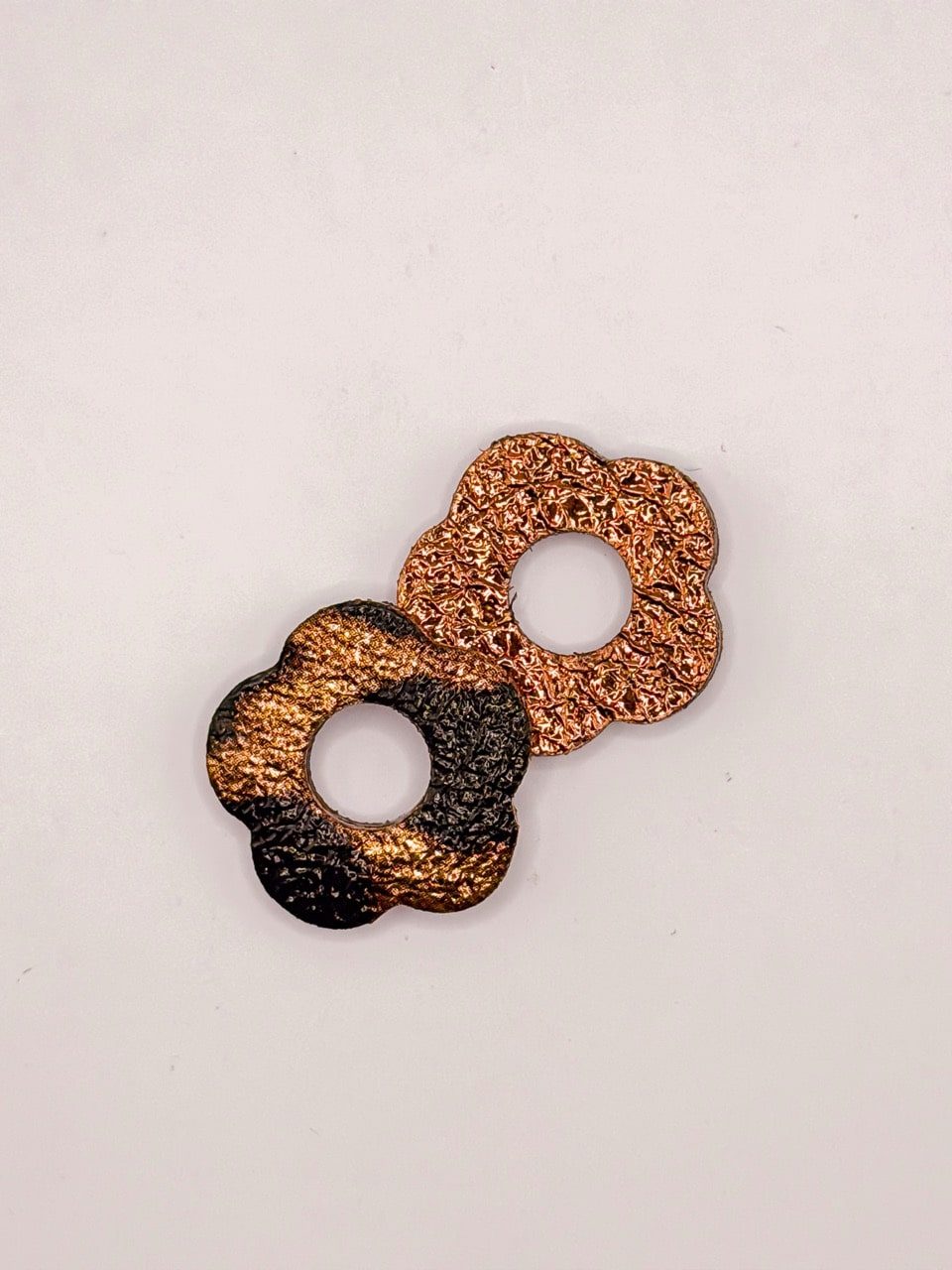 Pampilles fleurs en cuir revalorisé – Image 13