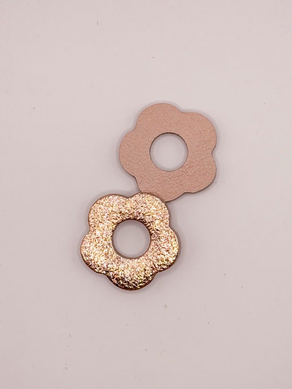 Pampilles fleurs en cuir revalorisé – Image 11