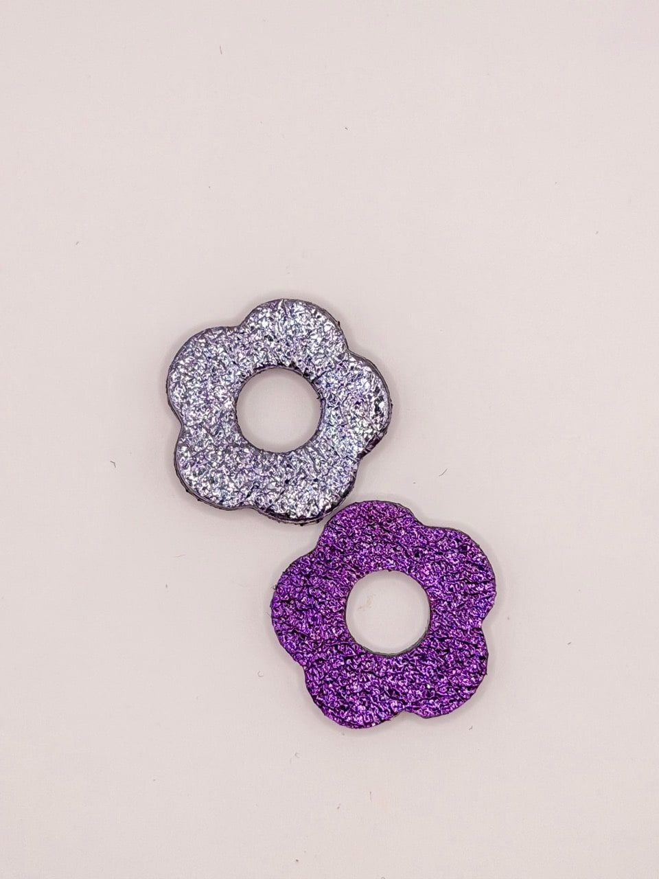 Pampilles fleurs en cuir revalorisé – Image 3