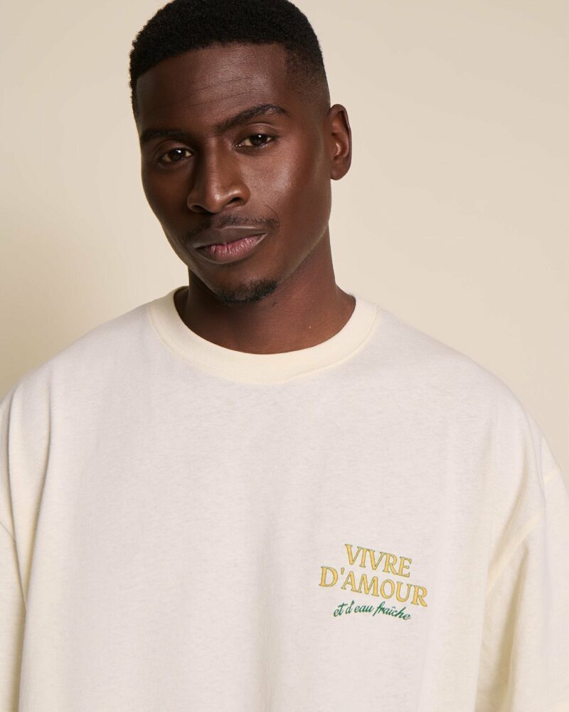 Le t-shirt Vivre d'amour et d'eau fraîche – Image 4