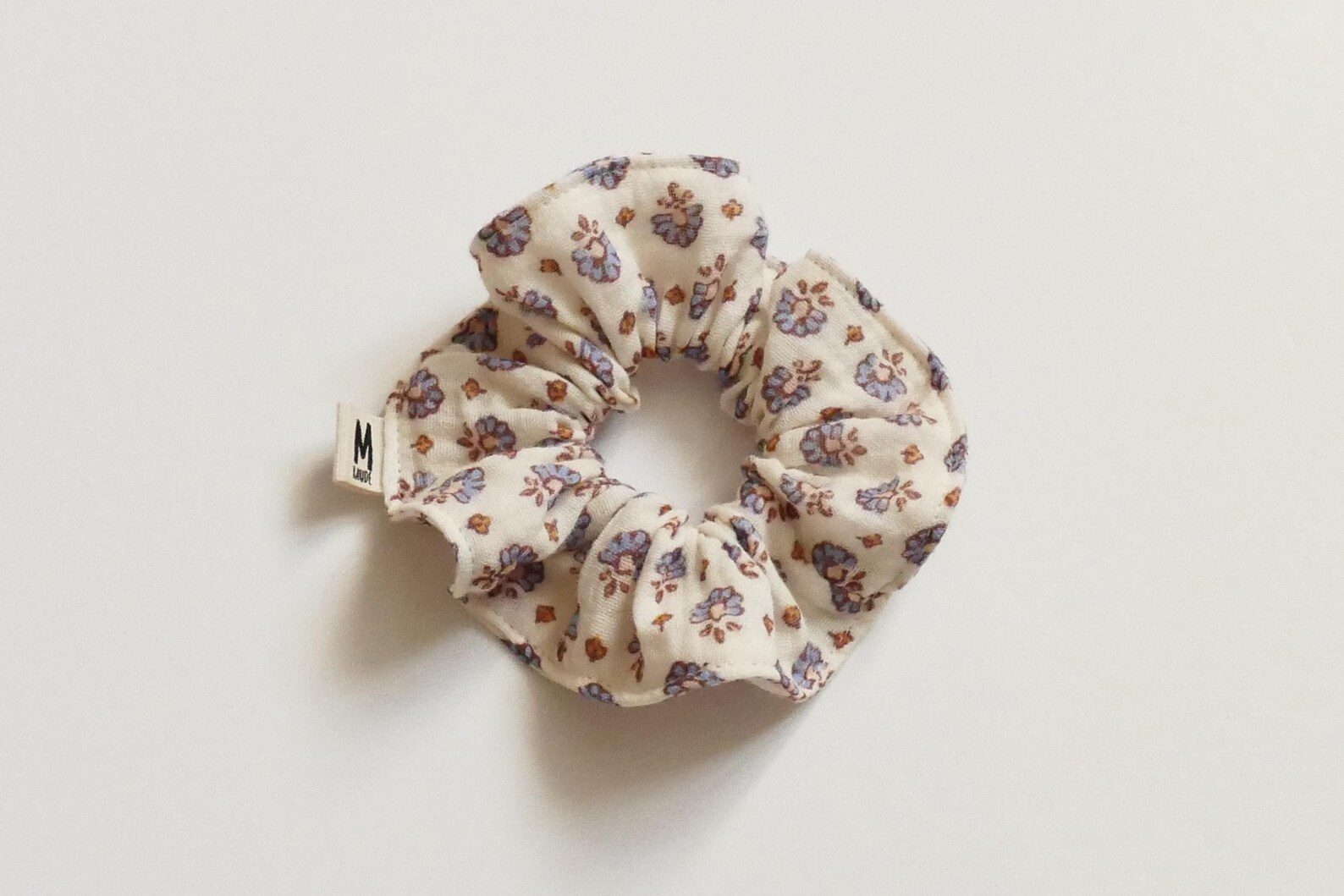 Chouchou Gaze de coton fleuri bleu et rose