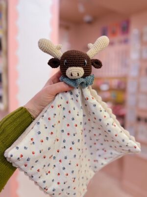 Cerf - Peluche au crochet carré