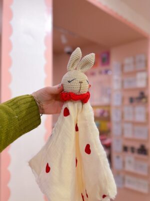 Lapin coeur - Peluche au crochet carré