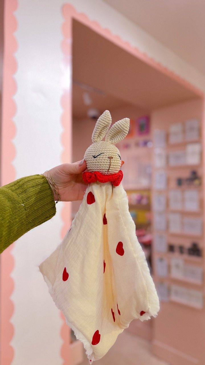 Lapin coeur - Peluche au crochet carré