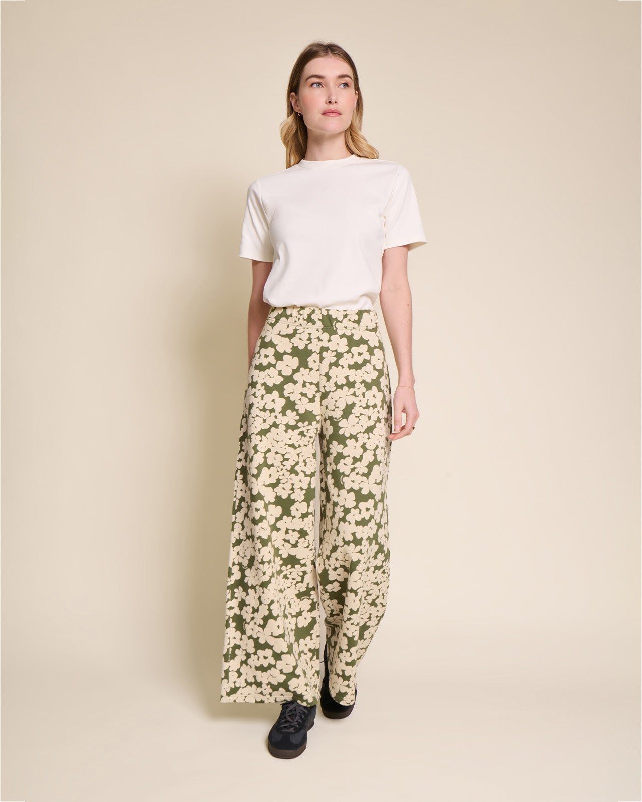 Le pantalon Pauline - Fleurs sauvages – Image 6