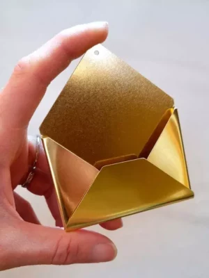 Petite enveloppe en laiton