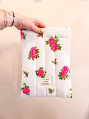 Pochette livre - Roses sur fond blanc