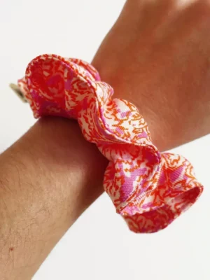 Chouchou rose et orange fleurs indiennes