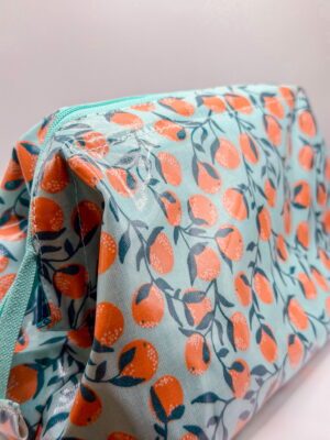 Trousse ouverture géante - Bleue à oranges