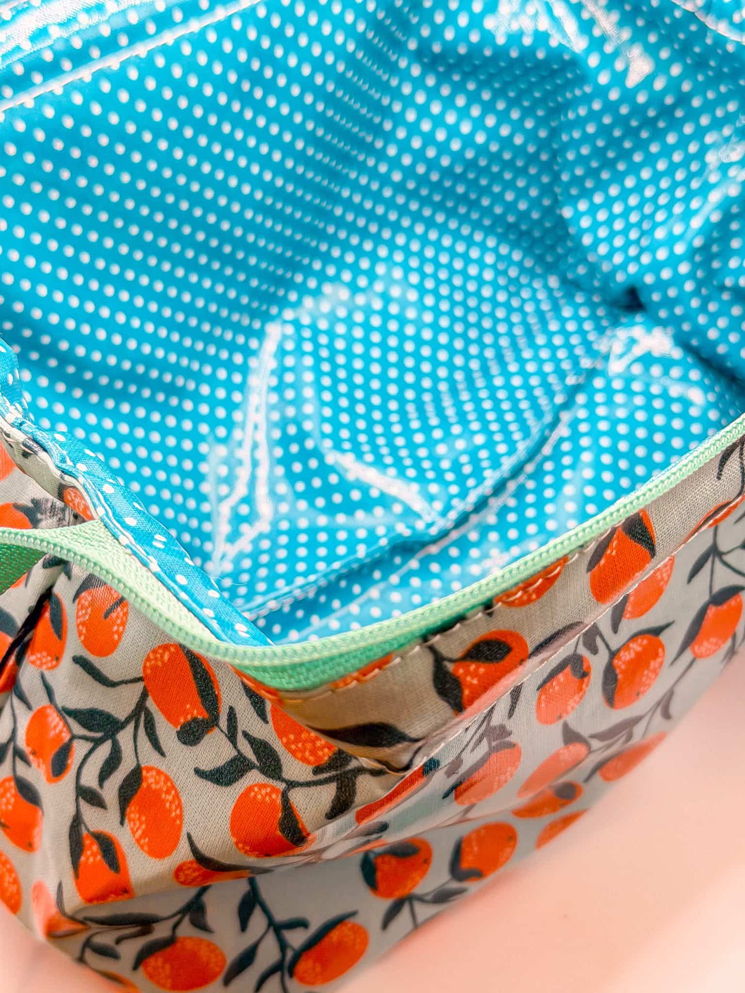 Trousse ouverture géante - Bleue à oranges – Image 2
