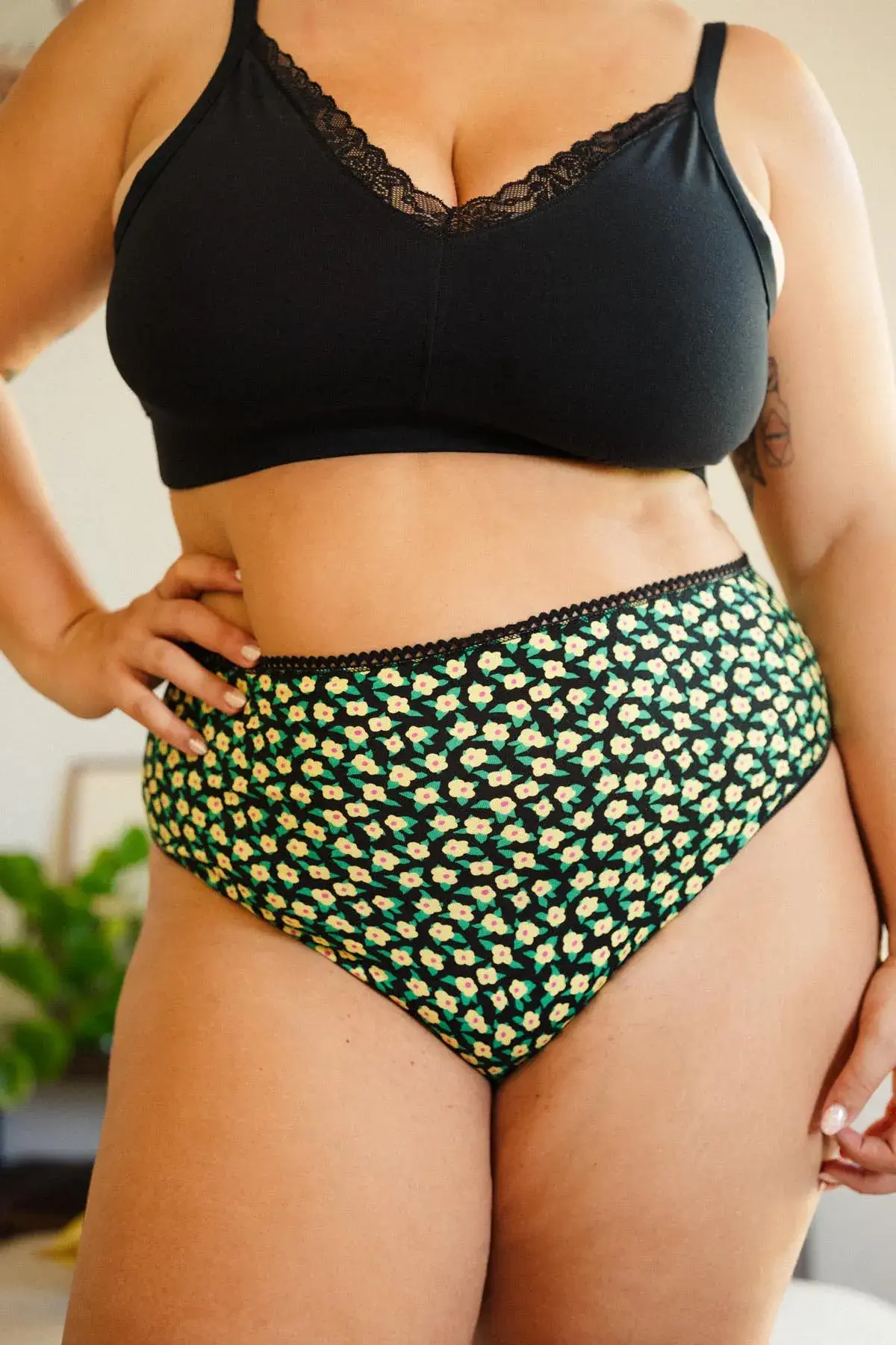 Culotte Taille Haute Mini fleurs jaune