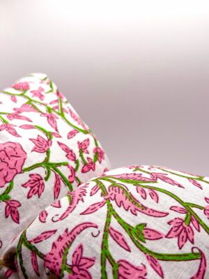 Bouillotte sèche - Fleurs roses fond blanc