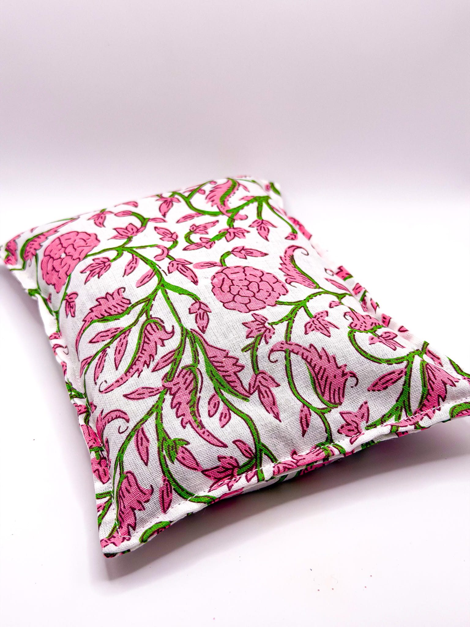 Petite bouillotte sèche - Fleurs roses fond blanc – Image 2